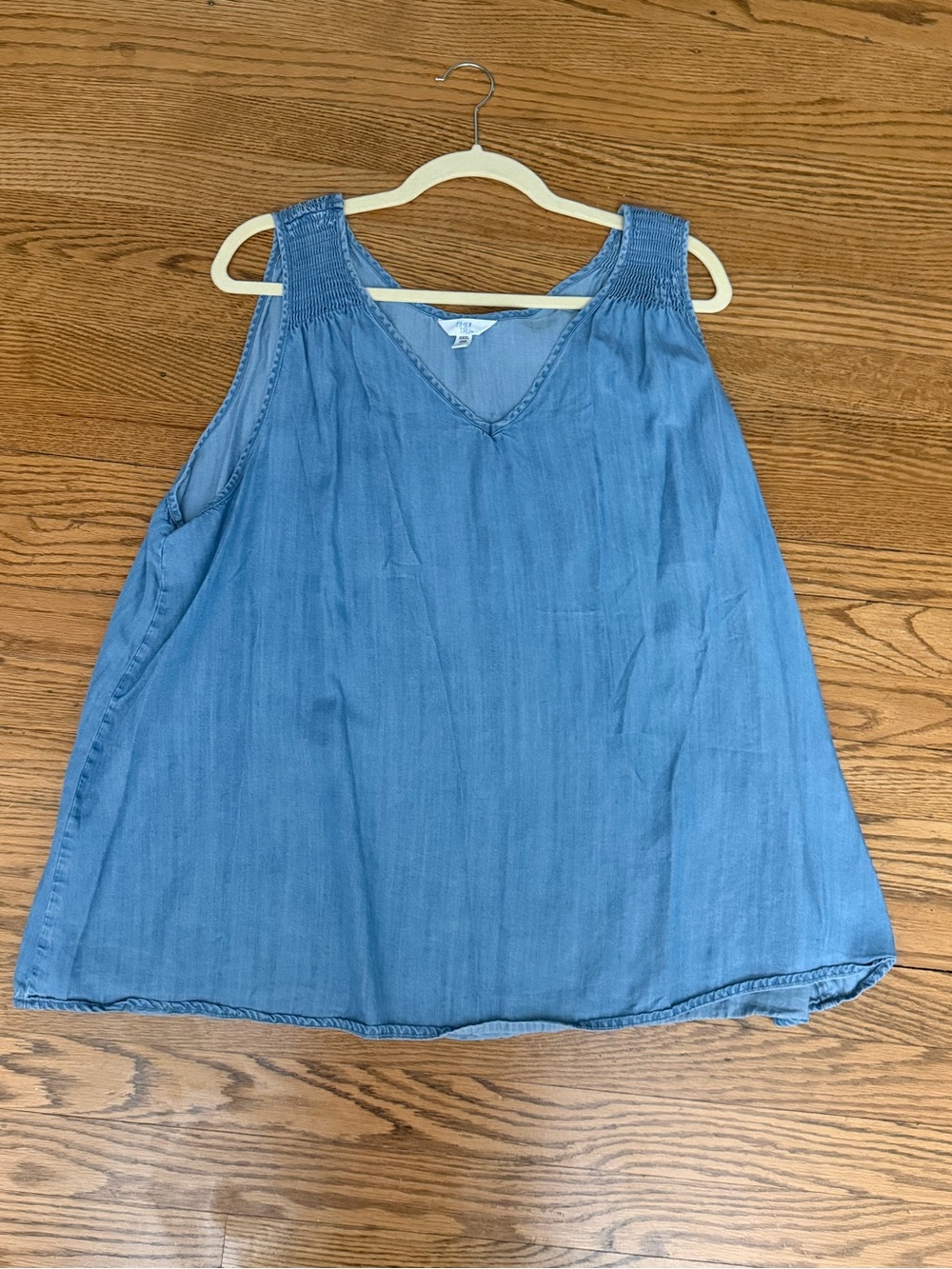 Time and Tru Chambray Sleeveless V-Neck Tank Top Women’s XXXL 22